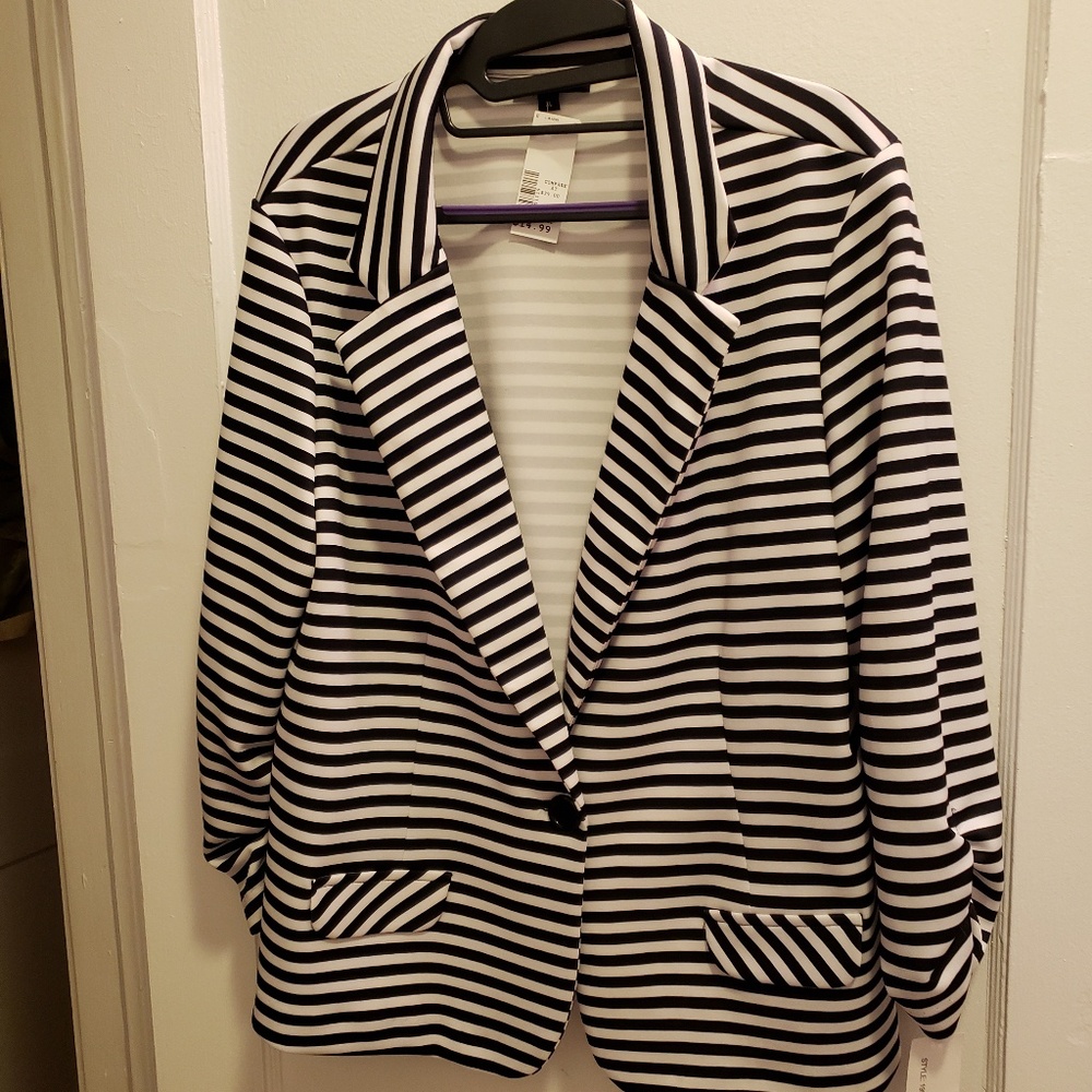 Lightweight blazer
